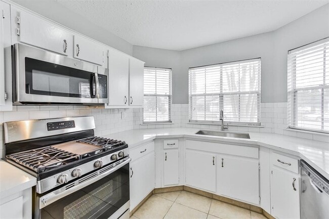 Building Photo - 11111 Wheatridge Dr