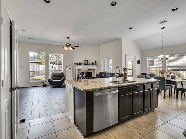 Building Photo - 24514 Bella Florence Dr