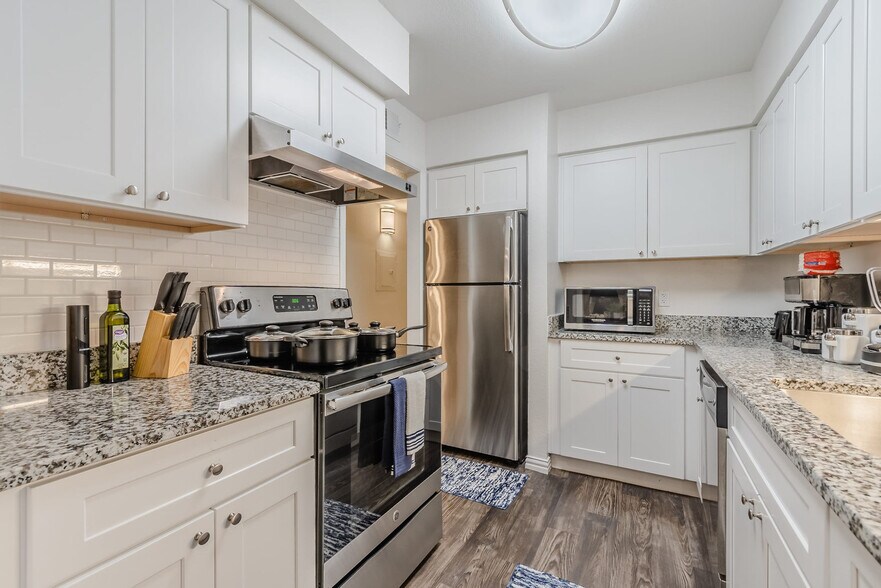 Building Photo - 10020 Regal Park Ln