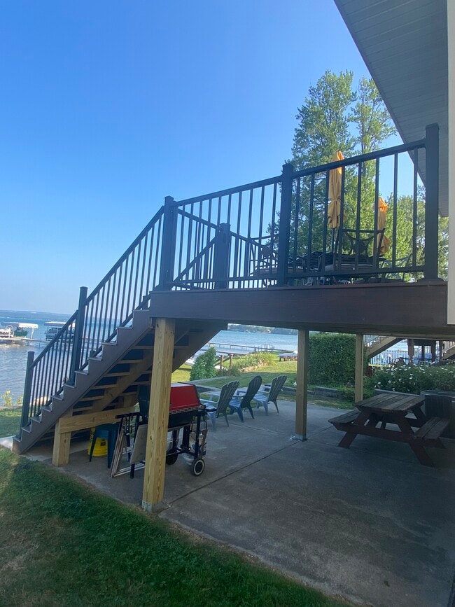 Building Photo - 2972 Holland Dr