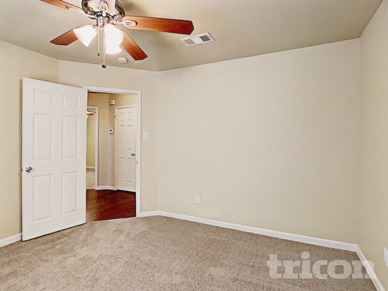 Building Photo - 1205 Rio Vista Dr