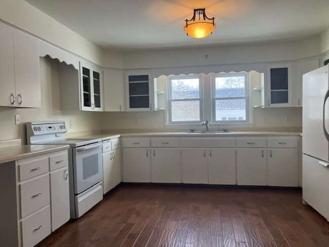 Building Photo - Single Family Home for Rent