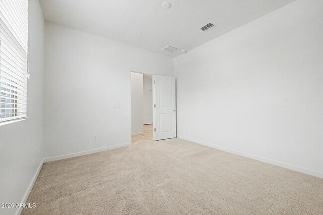 Building Photo - 21415 W Holly St