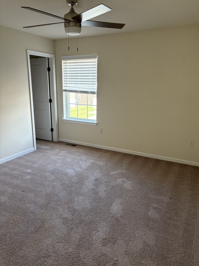 Building Photo - 530 Byler Cir
