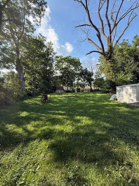 Building Photo - 621 1/2 East Adams Street, Right side