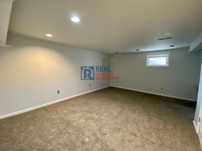 Building Photo - 5932 S Dayton Ct