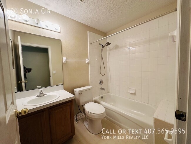 Building Photo - 620 Sonja Cir