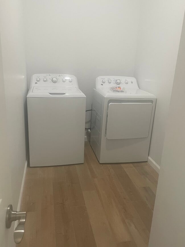 Building Photo - 311 Sherwood Rd