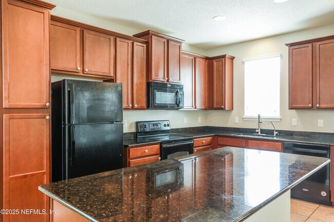 Building Photo - 328 Vineyard Ln