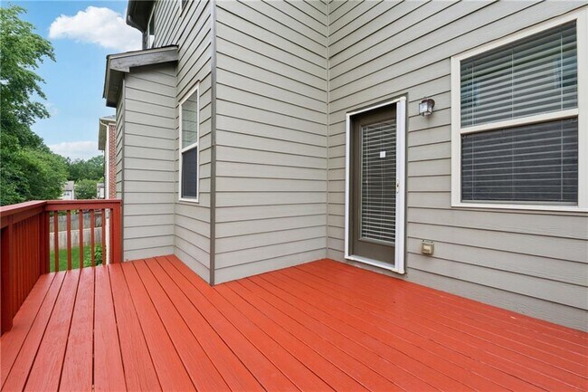 Building Photo - 3080 Whitfield Ave