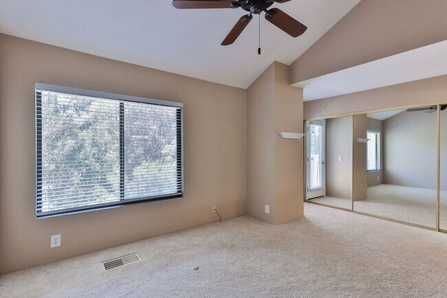 Building Photo - La Jolla Townhome with Garage & Private Deck