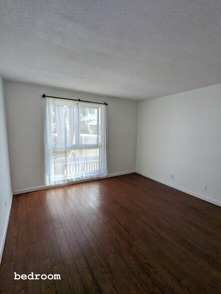 Building Photo - 3813 Huron Ave