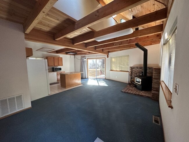 Building Photo - Great End Of Street location -  3 bedroom,...