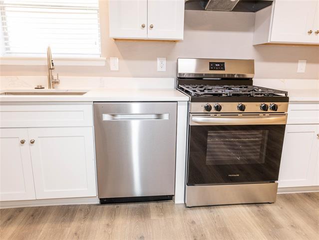 Building Photo - 1932 Mars Dr