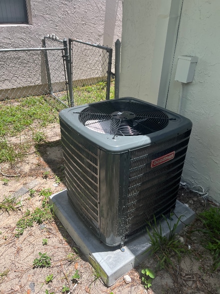 Building Photo - 5413 Shaw St