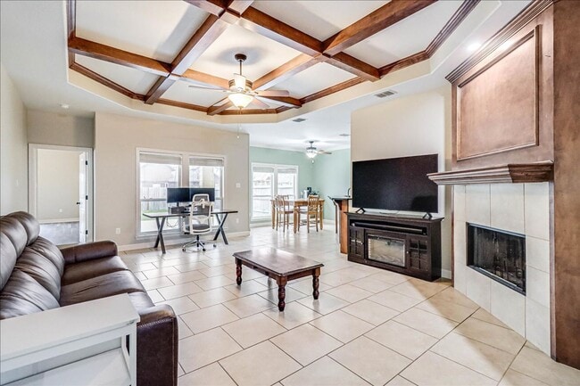 Building Photo - 2518 Date Palm Dr