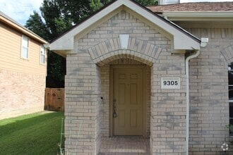 Building Photo - 9305 Harrisburg Ln
