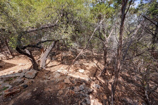 Building Photo - 340 Shady Bluff Dr