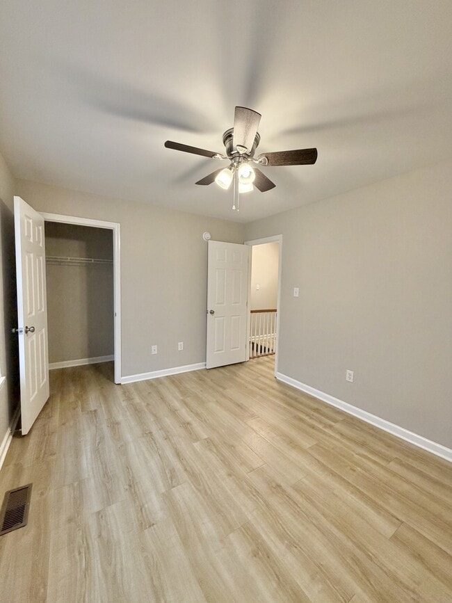 Building Photo - 305 Lake St