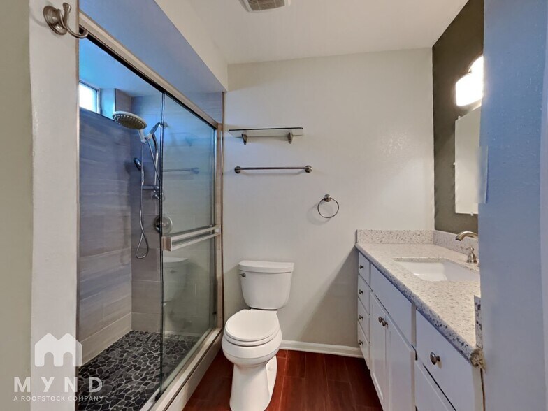 Building Photo - 725 W Utopia Rd