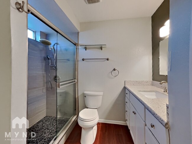 Building Photo - 725 W Utopia Rd