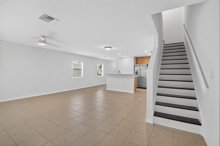 Building Photo - 16206 Sierra Palms Dr