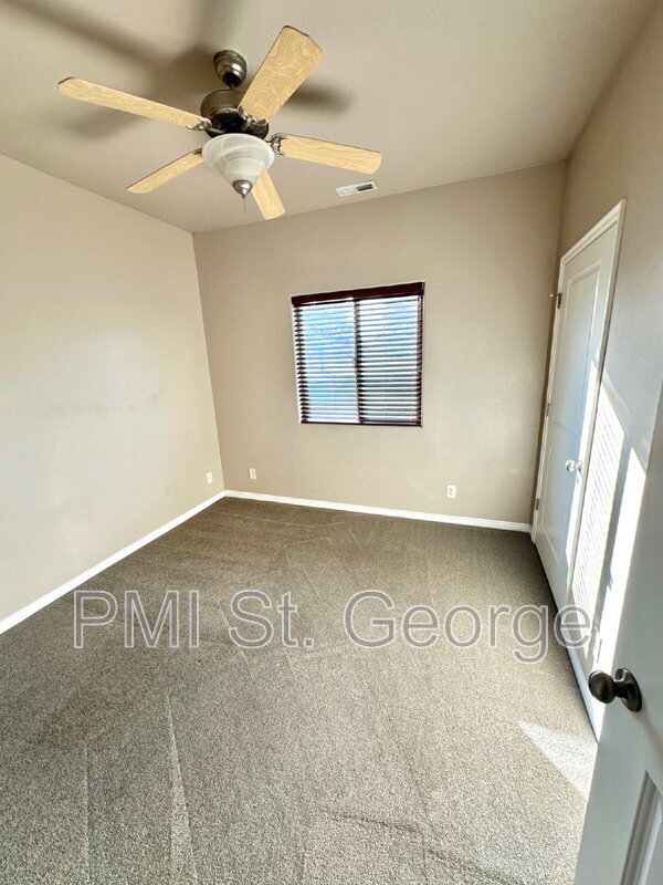 Building Photo - 508 N 2480 W