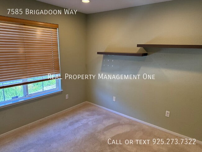 Building Photo - 7585 Brigadoon Way