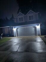 Building Photo - 4906 Marian Dr NE