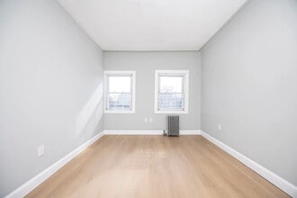 Building Photo - 667 Glenmore Ave