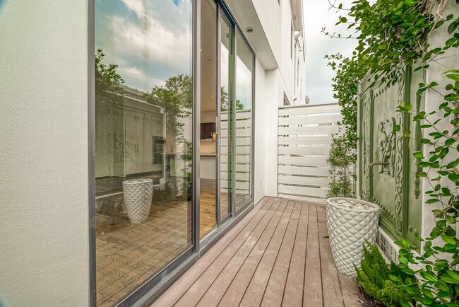 Building Photo - Beautiful contemporary home in the sought-...