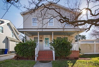 Building Photo - 2818 Tidewater Dr