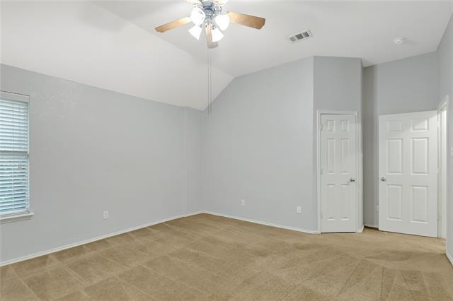 Building Photo - 932 Peach Ln
