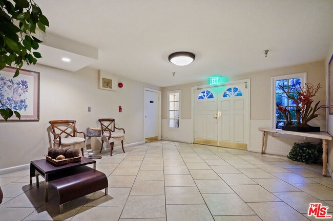 Building Photo - 10627 Ashton Ave