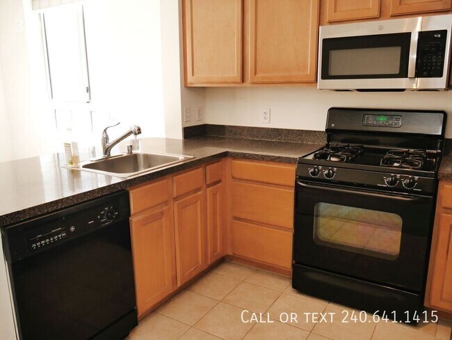 Building Photo - 350 G St SW