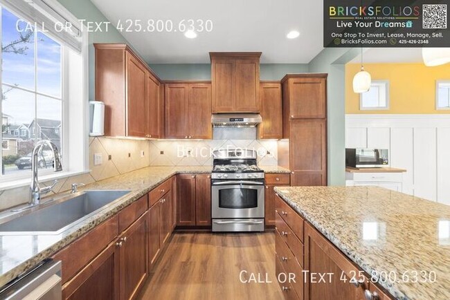 Building Photo - Picture Yourself Living in This East-Facing Bothell Home in the Northshore School District.