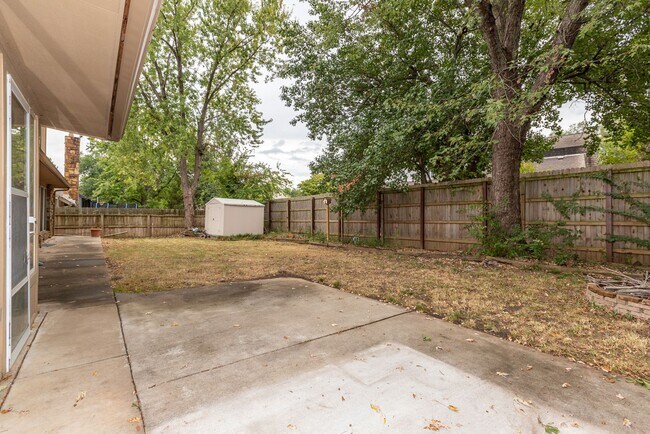 Building Photo - 7236 E 65th St