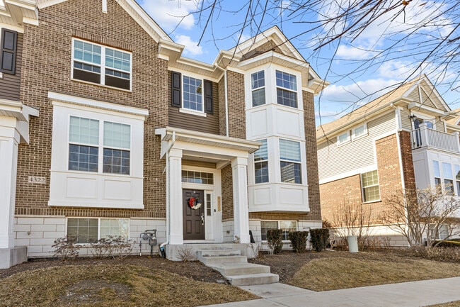 Building Photo - 4320 Monroe Ave