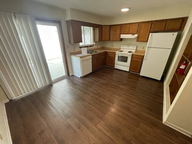 Building Photo - 5851 Shady Grove Cir