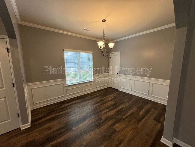 Building Photo - 5745 Woodside Crossing