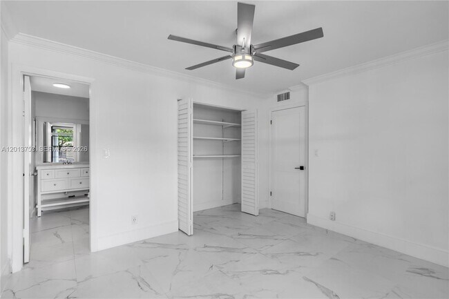 Building Photo - 12 Royal Palm Way