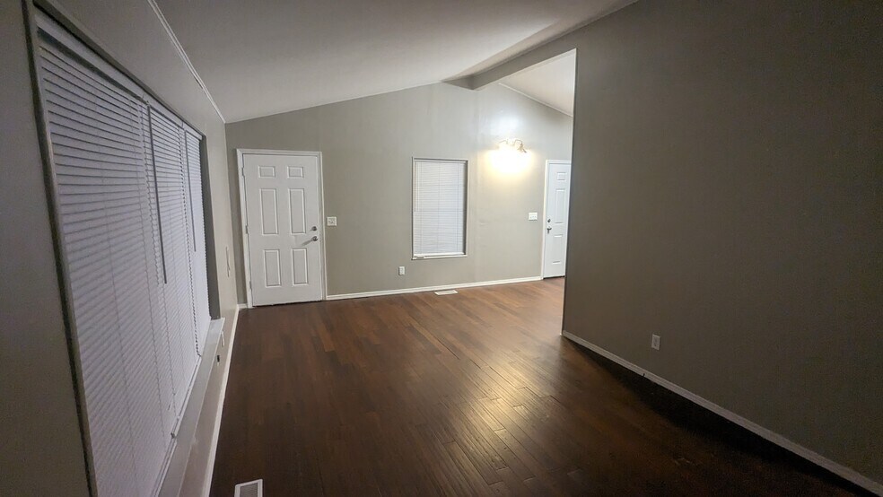 Building Photo - 9 Ipswich Dr