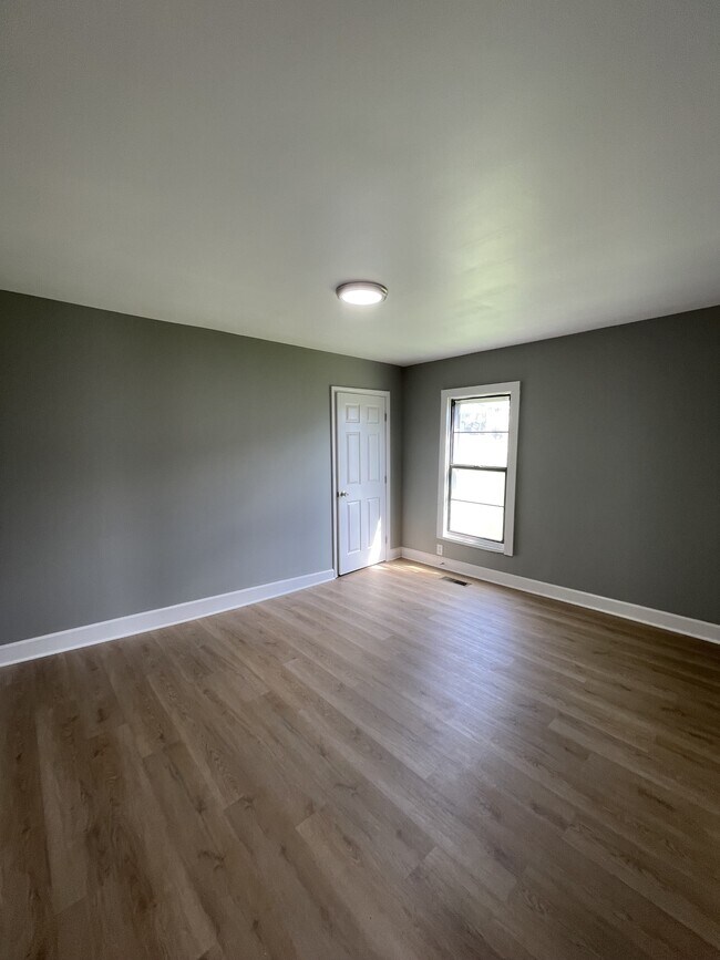 Building Photo - 2019 N Chamberlain Ave