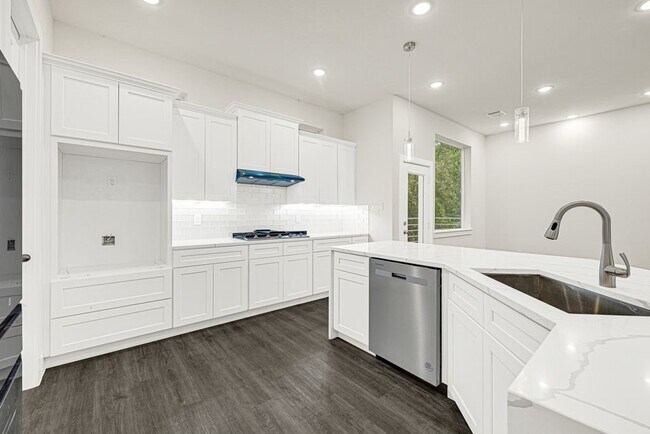 Building Photo - 4013 St Augustine St