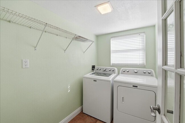 Building Photo - 8531 Weeping Willow Way