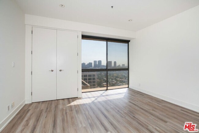 Building Photo - 10750 Wilshire Blvd