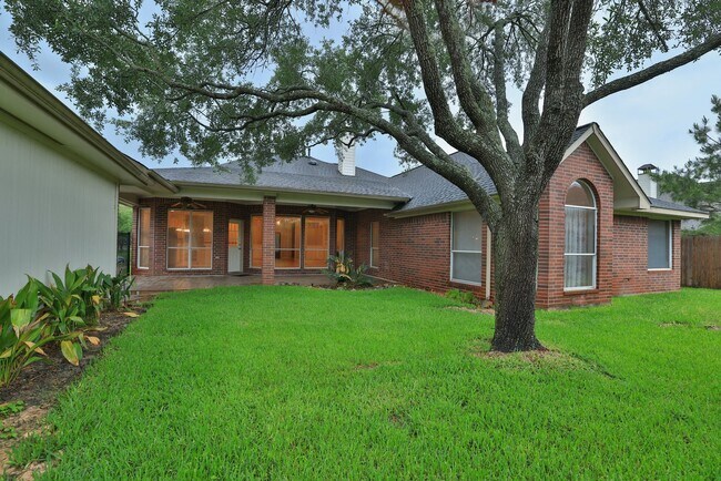 Building Photo - 17222 Leeside Dr