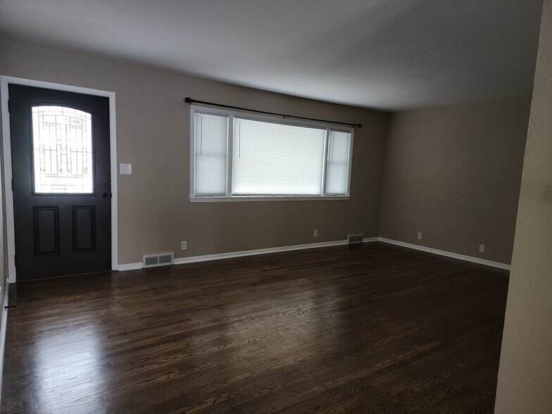 Building Photo - 1702 Clark Ave