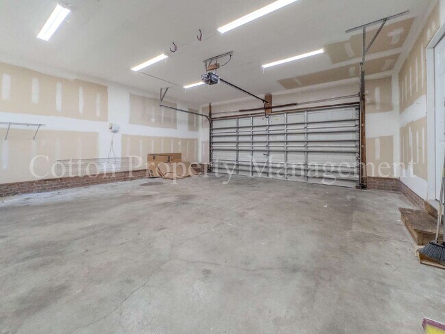 Building Photo - 7106 Haven Way