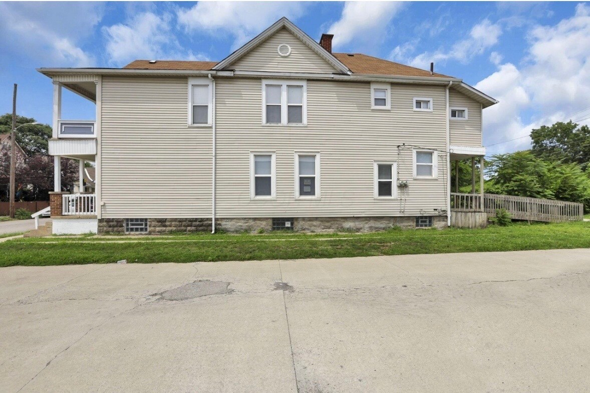 Building Photo - 52 N Yale Ave